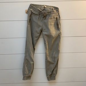 TNA Alix Pants. Beige. Size 0/XS